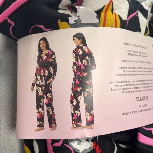NEW Room Service Women's L Shawl Collar Pajama Set Black Floral Polyester - Picture 8 of 10